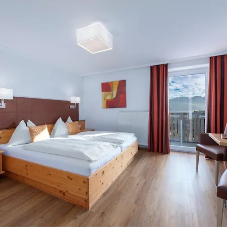 Schoenberger Otel Nussdorf am Attersee