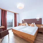 Hotell Hotel Schoenberger Nussdorf am Attersee